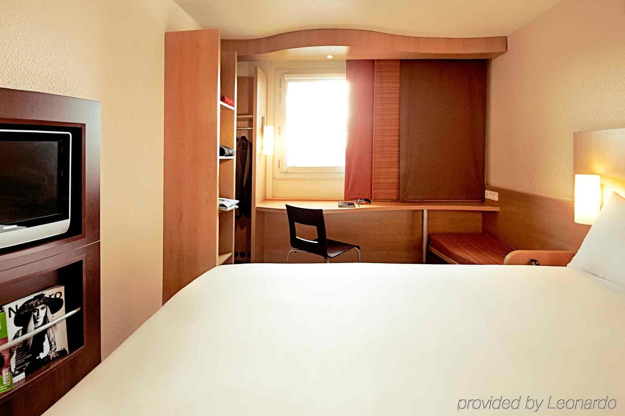 Ibis Chengdu Yongfeng Hotel Exterior photo